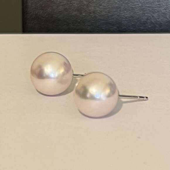 8.5-9MM Saltwater Cultured Pearl stud earrings 14KT White Gold EUC demure - Picture 9 of 15